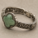 Quatrefoil Green Jade Bracelet in Antiqued Silver - 图片 3