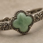 Quatrefoil Green Jade Bracelet in Antiqued Silver - 图片 7