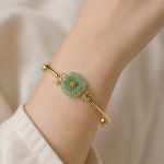 Carved Jade Blossom Open Cuff Bangle - 图片 2