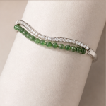Wave-Form Jade and Pave Hinged Bangle - 图片 4