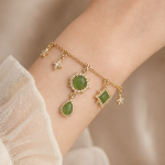 Jade Charm Bracelet with Halo and Star Drops - 图片 2