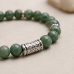 Deep Green Jade Bead Bracelet with Carved Silver Barrel - 图片 3