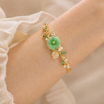 Carved Jade Blossom Bangle with Gold Leaves - 图片 4