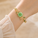 Carved Jade Blossom Bangle with Gold Leaves - 图片 2