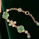 Carved Jade Flower Link Bracelet with Pave Blossoms - 图片 4