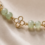 Green Prehnite Bead Bracelet with Gold-Tone Clover Stations - 图片 6