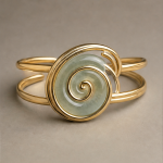 Spiral Shell Cuff Bracelet in Gold Tone - 图片 3