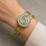 Spiral Shell Cuff Bracelet in Gold Tone - 图片 2