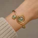 Double Spiral Cuff with Pale Green Cabochons - 图片 2