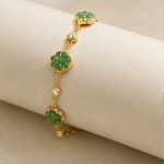 Carved Jade Blossom Station Bracelet in Gold Tone - 图片 5
