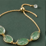 Carved Jade Leaf Slider Bracelet in Gold Tone - 图片 6
