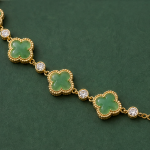Jade Clover Bracelet with Beaded Gold-Tone Frames - 图片 4