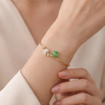 Jade Bud and Pave Leaf Bracelet in Gold Tone - 图片 2