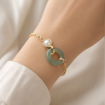 Jade Donut and Single Pearl Bracelet in Gold Tone - 图片 2