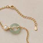 Jade Donut and Single Pearl Bracelet in Gold Tone - 图片 9