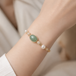 Oval Jade Cabochon Bracelet with Pearl Accents - 图片 2