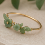 Green Jade Flower and Leaf Bangle in Gold Tone - 图片 5