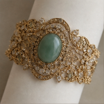 Wide Filigree Gold Cuff with Oval Green Jade - 图片 3
