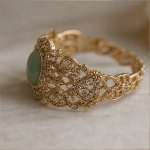 Wide Filigree Gold Cuff with Oval Green Jade - 图片 4