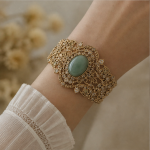 Wide Filigree Gold Cuff with Oval Green Jade - 图片 2