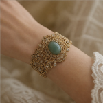 Wide Filigree Gold Cuff with Oval Green Jade - 图片 8