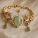Oval Green Chalcedony and Pearl Vintage Gold Bracelet - Image 5