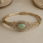 Oval Green Cabochon Filigree Bangle in Gold Tone - 图片 3