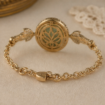 Carved Green Jade Oval Bracelet with Crystal Leaves - 图片 4