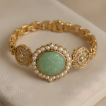 Carved Jade Oval Bracelet with Pearl and Crystal Halo - 图片 4