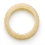 Carved Pale Jade Bangle with Floral Relief - 图片 3