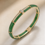 Green Jade Segment Bangle with Crystal Bars in Gold - 图片 4