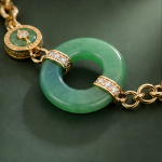 Green Jade Peace-Buckle Disc Link Bracelet in Gold - 图片 4