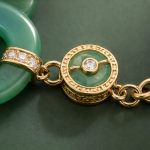 Green Jade Peace-Buckle Disc Link Bracelet in Gold - 图片 6