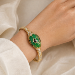 Green Enamel Serpent Bangle with Crystal Pave in Gold - 图片 5