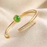 Bypass Cuff Bangle with Green Jade Cabochon in Gold Tone - 图片 4
