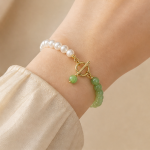 Pearl and Green Aventurine Toggle Bracelet in Gold Tone - 图片 2