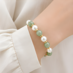 Jade and Freshwater Pearl Beaded Bracelet in Gold Tone - 图片 2