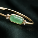 Elongated Green Chalcedony Bangle with Cubic Zirconia Accents - 图片 4