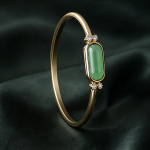 Elongated Green Chalcedony Bangle with Cubic Zirconia Accents - 图片 3