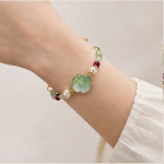 Carved Green Jade Flower Bracelet with Pearls and Garnet-Toned Beads in Gold Tone - Image 5