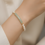 Green Jade Bar and Pearl Strand Bracelet in Gold Tone - 图片 5