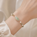 Pear-Cut Green Jade Bracelet with Pearls in Gold Tone - 图片 5