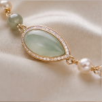 Pear-Cut Green Jade Bracelet with Pearls in Gold Tone - 图片 6