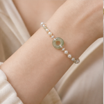 Jade Donut and Pearl Beaded Bracelet in Gold Tone - 图片 2