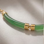 Curved Jade Bar Bracelet with Ribbed Gold Collars - 图片 4