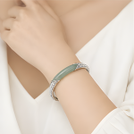 Sage Jade and Pave Crossover Bangle - 图片 2
