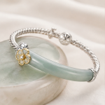 Two-Tone Jade Bar Bangle with Gold Blossom - 图片 6