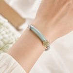 Two-Tone Jade Bar Bangle with Gold Blossom - 图片 2